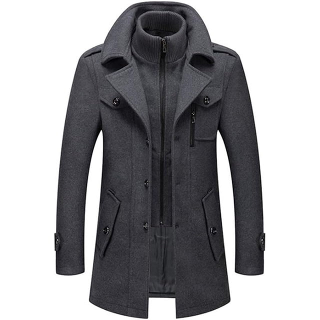 abrigo de lana de invierno para hombre, abrigo de lana de cuello doble informal para hombre gris, vista frontal centrada; abrigo de corte entallado con cuello clásico con muesca, cierre frontal con botones, cremallera interior visible y forro, bolsillos laterales con solapa, bolsillo en el pecho y mangas largas con tiras abotonadas. Fondo neutro; ideal para uso diario y ocasiones informales de negocios. También suele usarse como regalo de invierno.