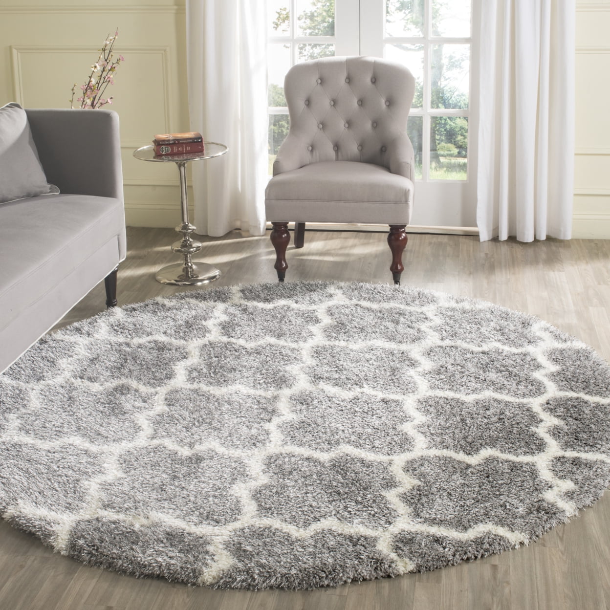 SAFAVIEH Montreal Lennart Geometric Quatrefoils Shag Area Rug, Grey/Ivory, 4' x 6'
