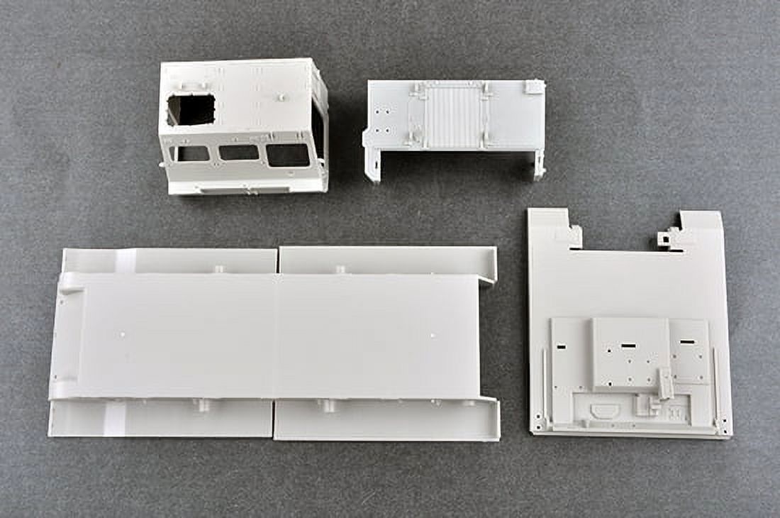 1/35 US Army M4 Command & Control Vehicle (C2V)