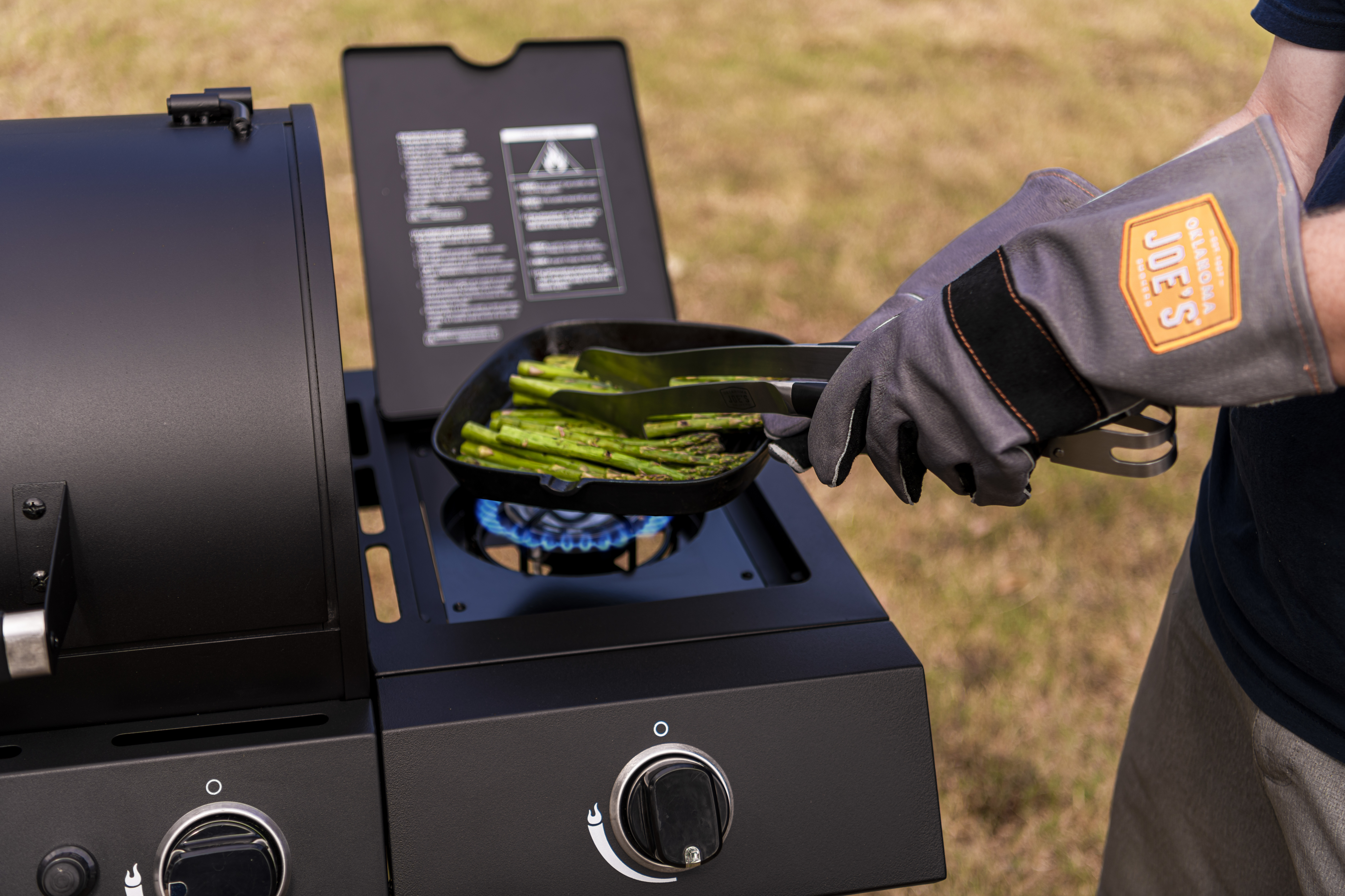 Oklahoma Joe's® Rider Combo Pellet/Gas Grill
