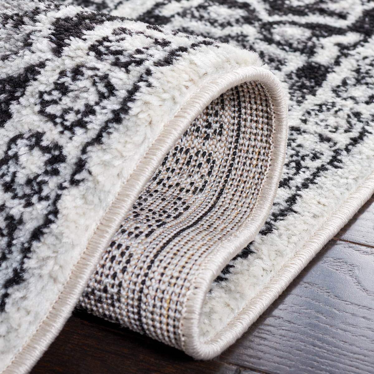 SAFAVIEH Tulum Justina Traditional Area Rug, 8' x 10', Ivory/Black