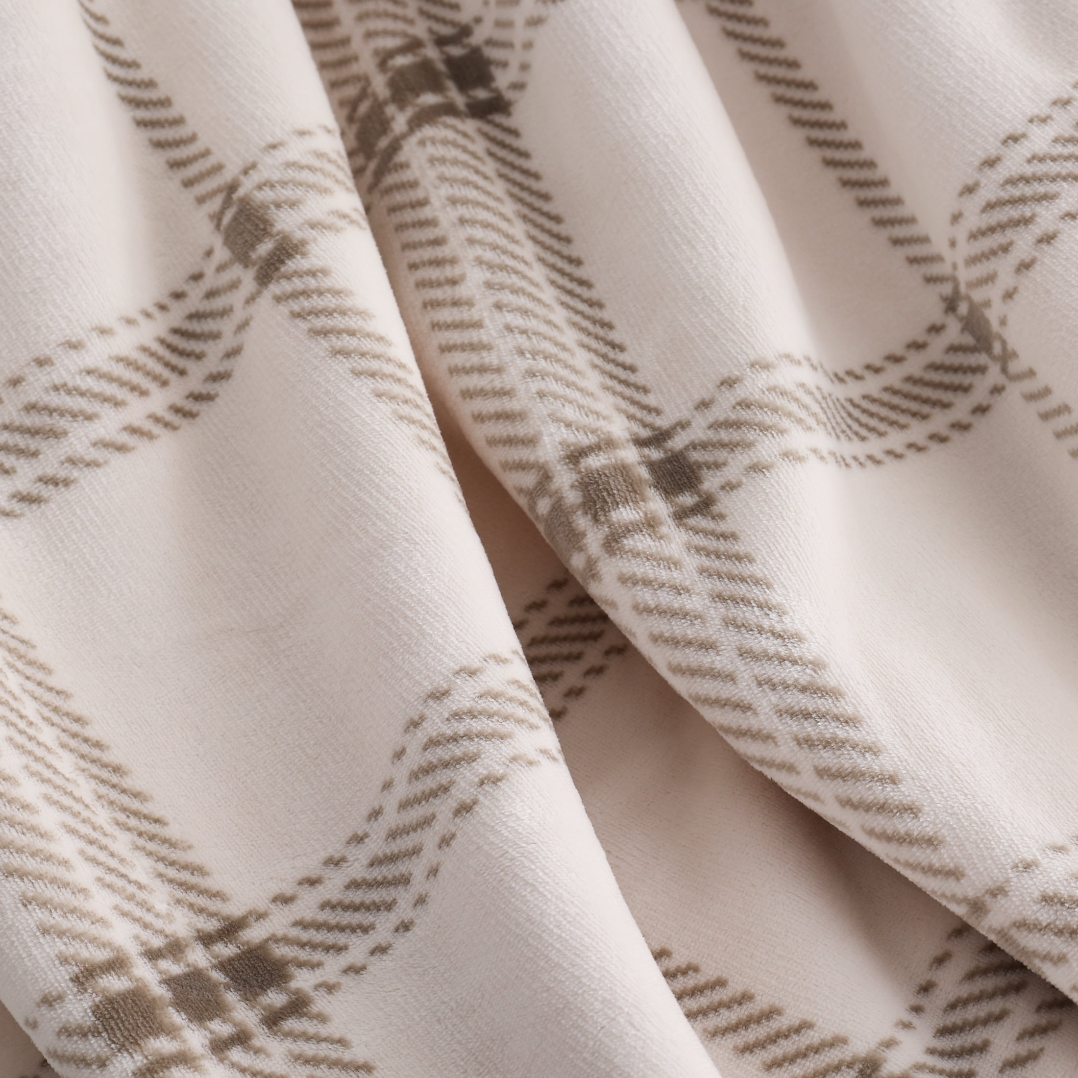 Mainstay Reversible Velvet Plush And Faux Shearling Throw Blanket, Beige Plaid, Standard