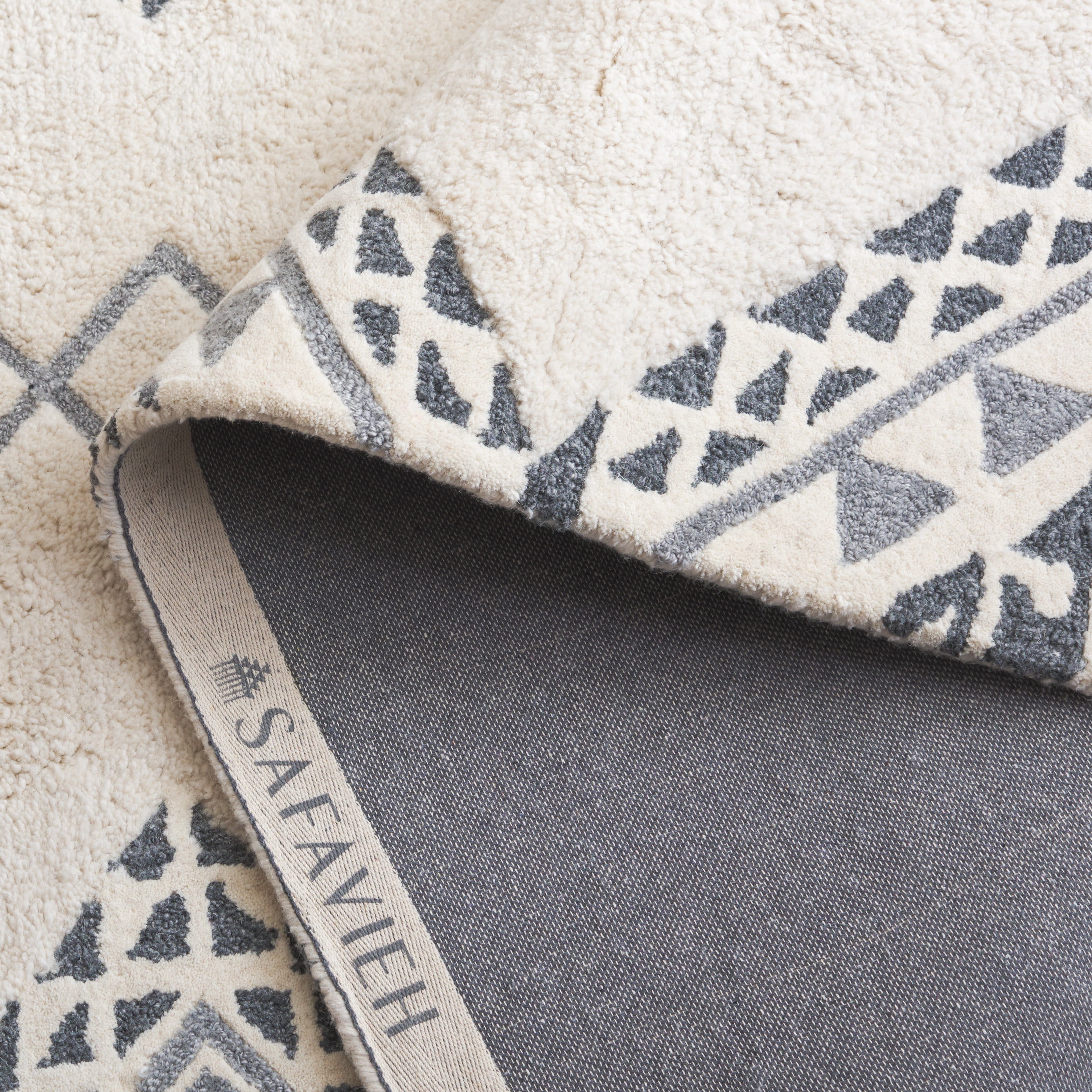 SAFAVIEH Casablanca Jannine Geometric Shag Area Rug, Ivory/Grey, 10' x 14'