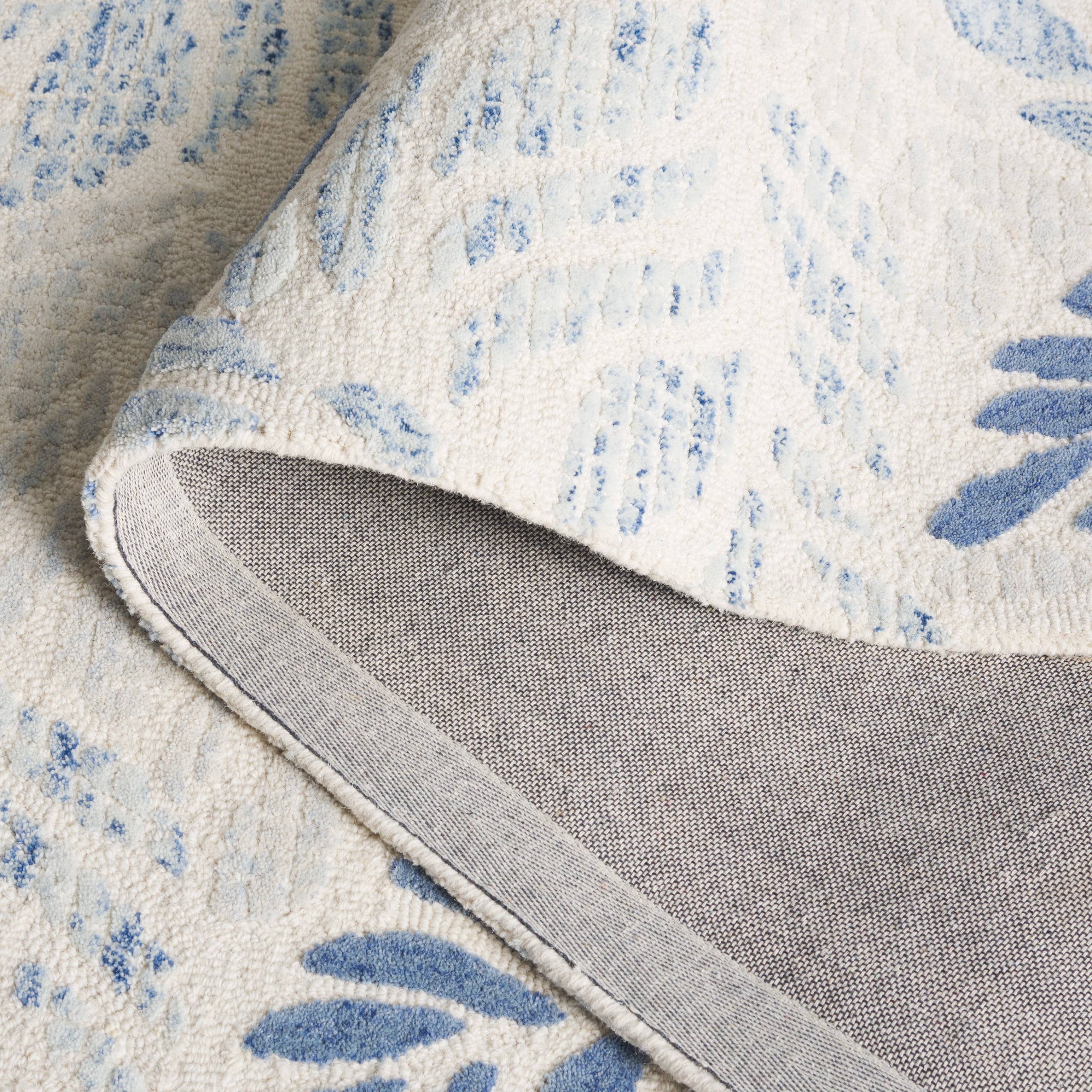 SAFAVIEH Martha Stewart Jardin Floral Area Rug, Ivory/Blue, 3' x 5'