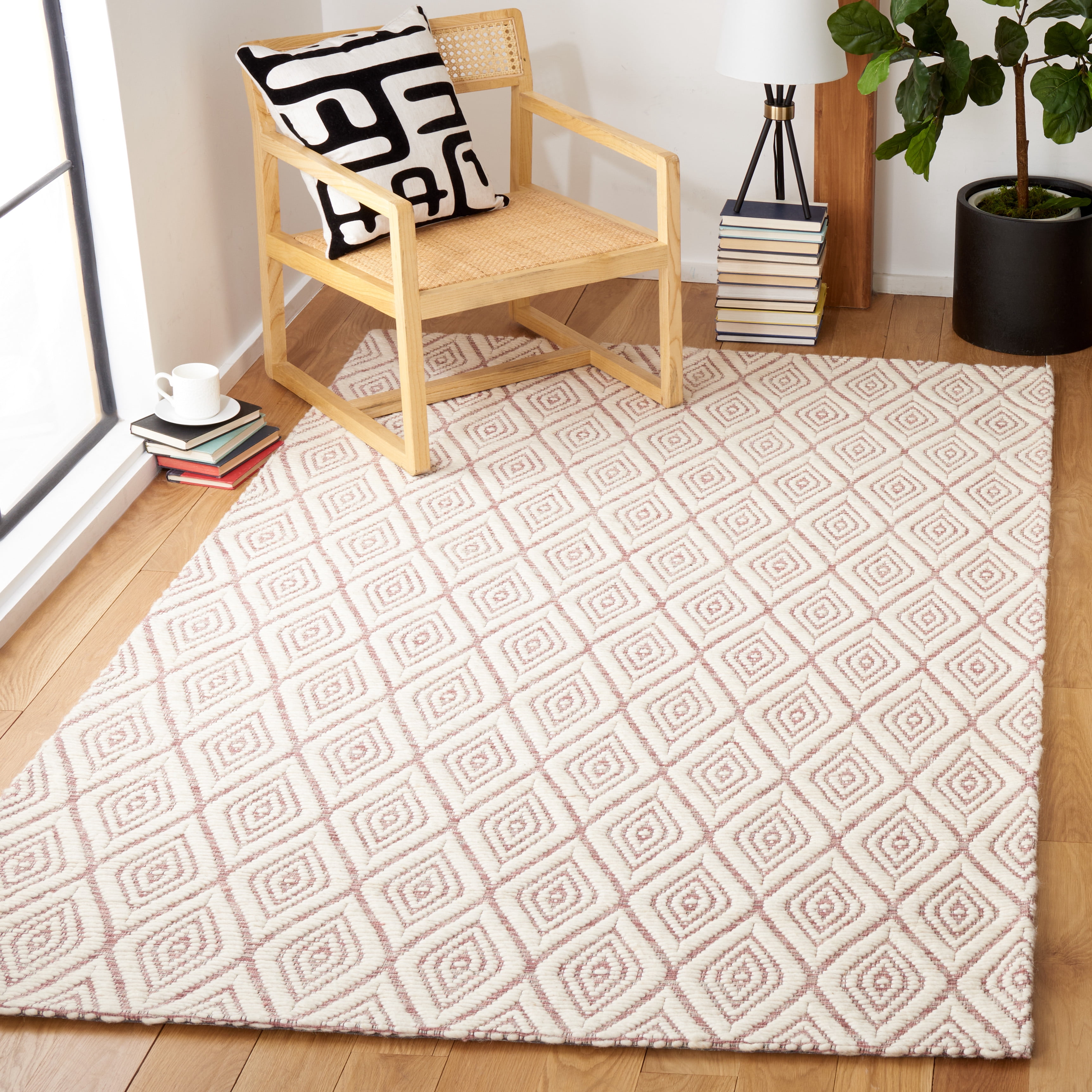 SAFAVIEH Marbella Winston Diamond Area Rug, Dark Pink/Ivory, 6' x 6' Square