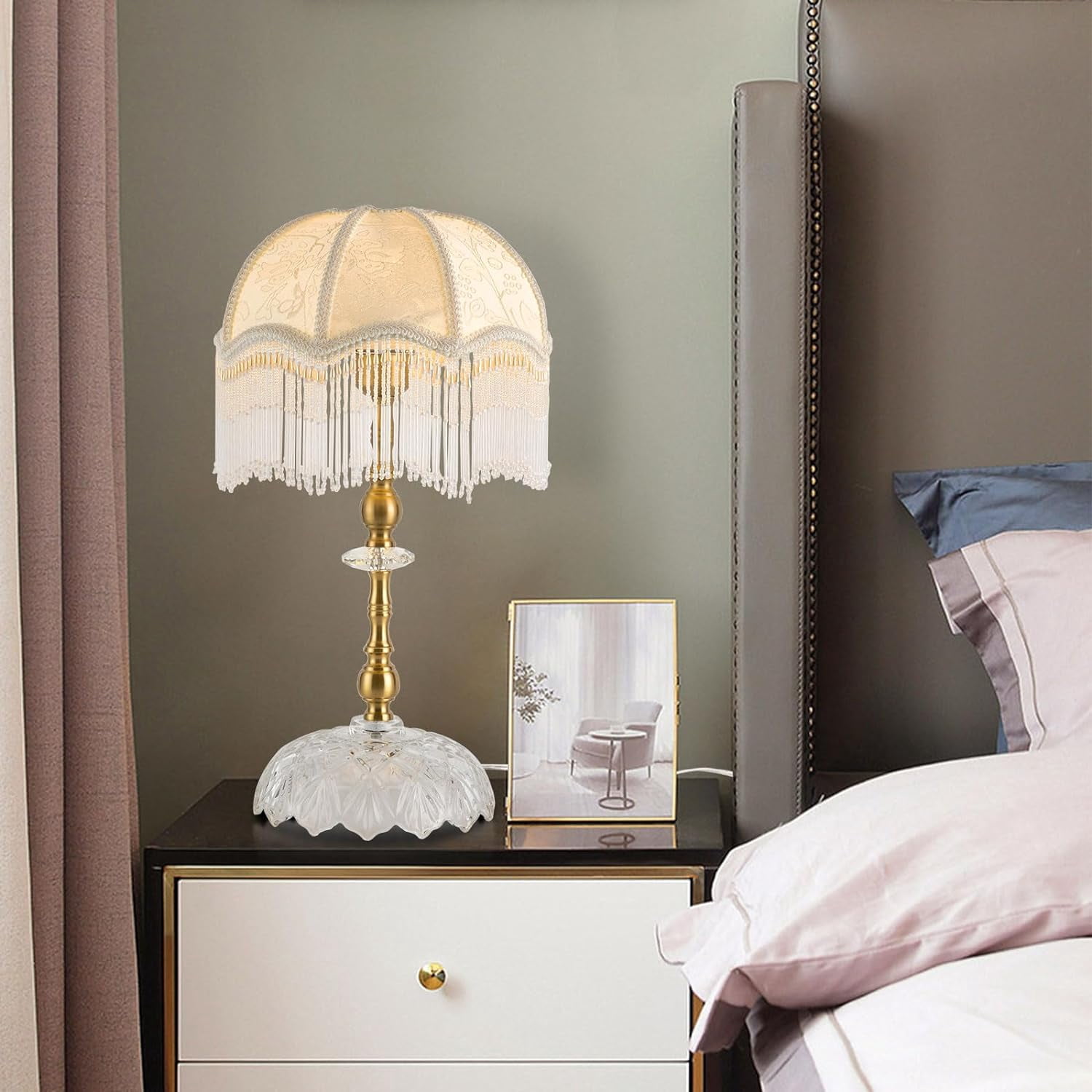 Victorian Style Tassel Table Lamp Bedroom Retro Bedside Lamp with Dome Shade and Beaded Fringe Trim, Living Room Golden Bedside Light Home Office