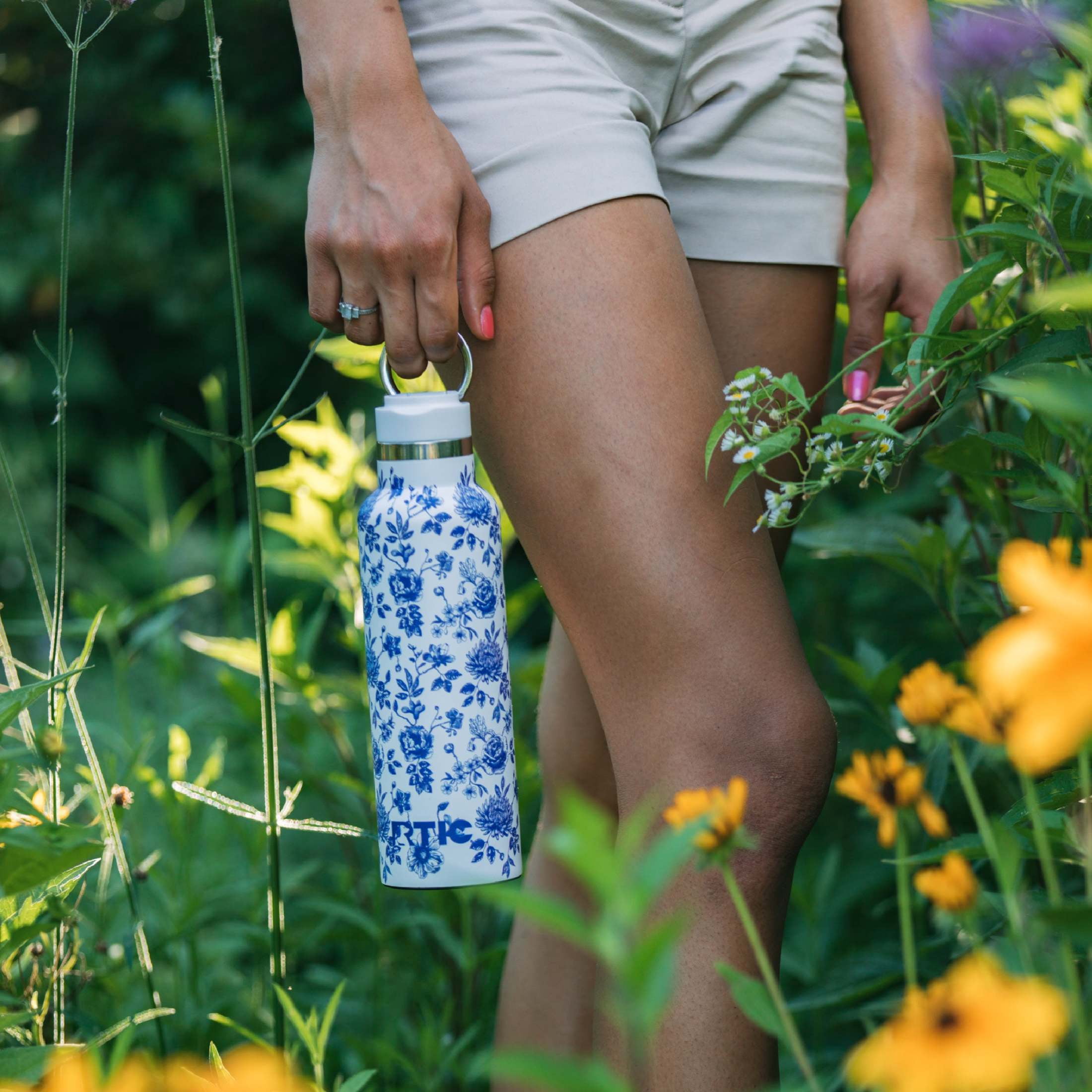 RTIC 20 oz Ceramic Lined Insulated Journey Water Bottle, Leak-Proof Lid, Blue Bouquet