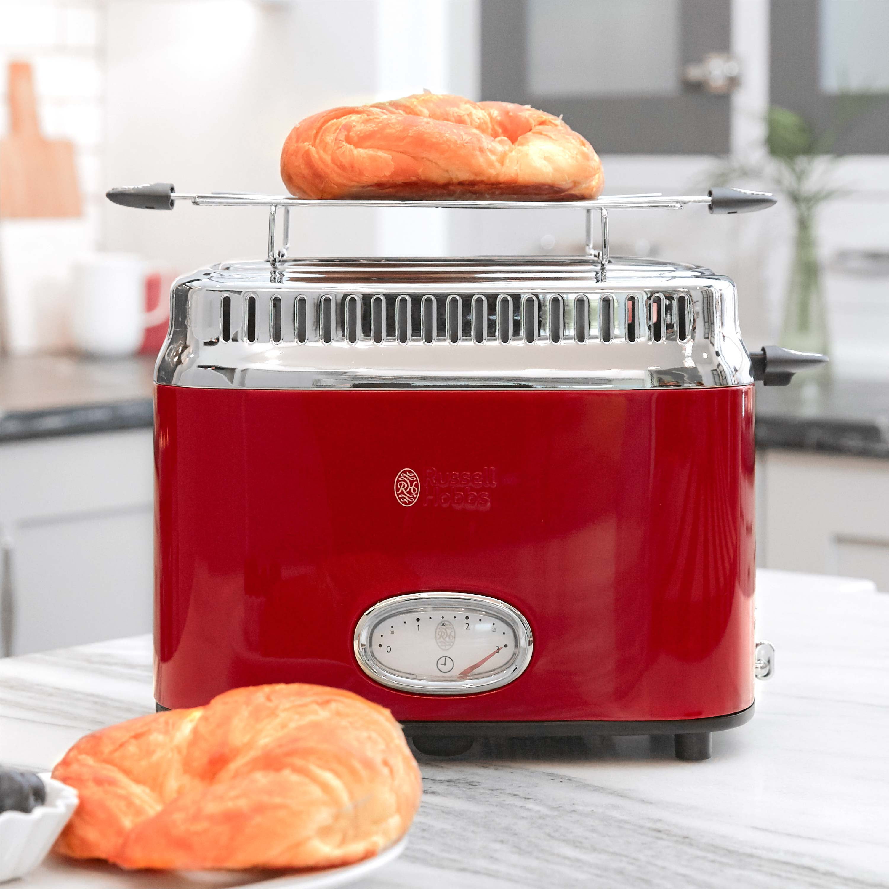 Russell Hobbs Retro Style Red 2-Slice Toaster 986114739M - The