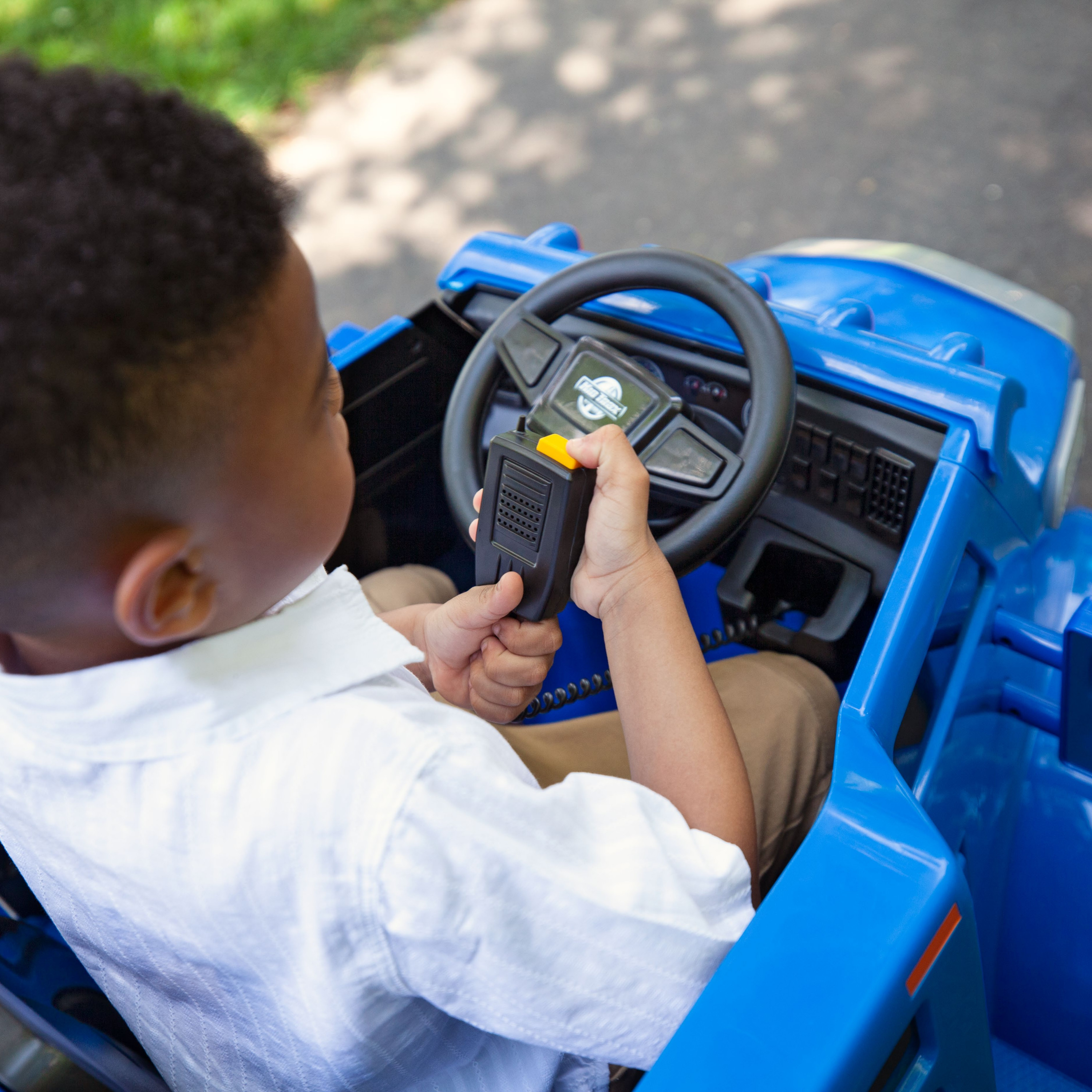 Kid Trax Semi-Truck and Trailer Ride-On Toy, Blue - image 5 of 10
