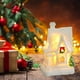 thumbnail image 3 of Decoración de casa de pueblo navideña, casa navideña de resina iluminada, escena navideña de resina, casas de pueblo, ciudad con luz LED blanca cálida, edificio coleccionable navideño que funciona, 3 of 5