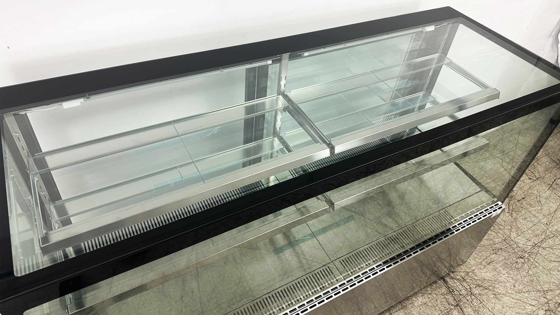 71 in. Refrigerated Bakery Display Cooler Case for Pastry Deli Upright 22.2 Cu.Ft. Cooler Glass Display Refrigerator, NSF ETL