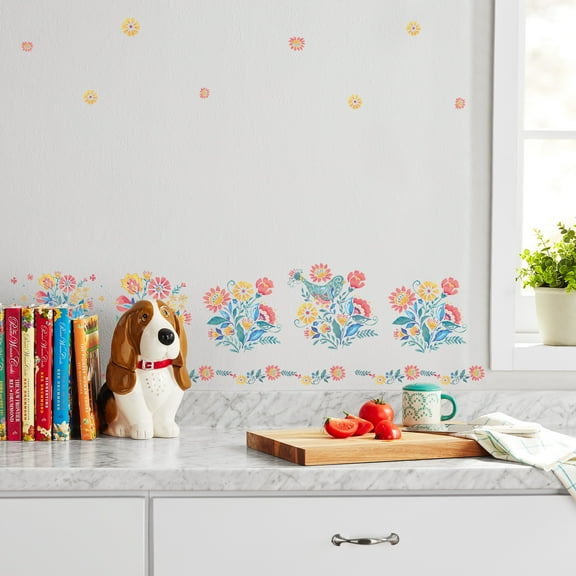 The Pioneer Woman Mazie Floral 24-Pieces Peel and Stick Wall Decals