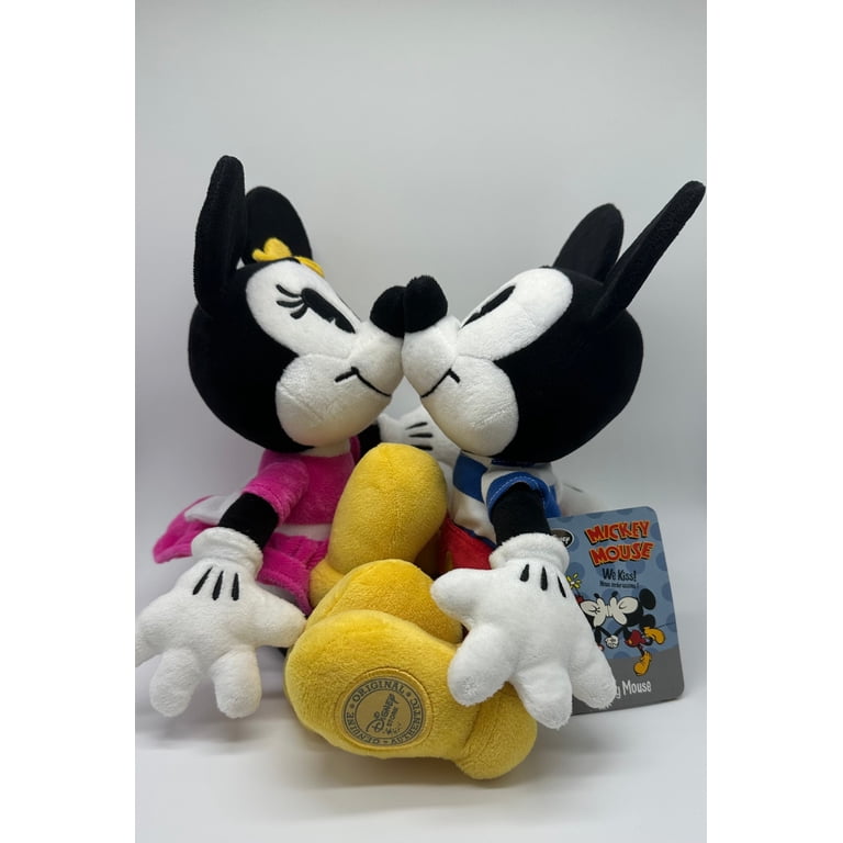 Disney Store Valentine Mickey and Minnie We Kiss! Magnetic Plush