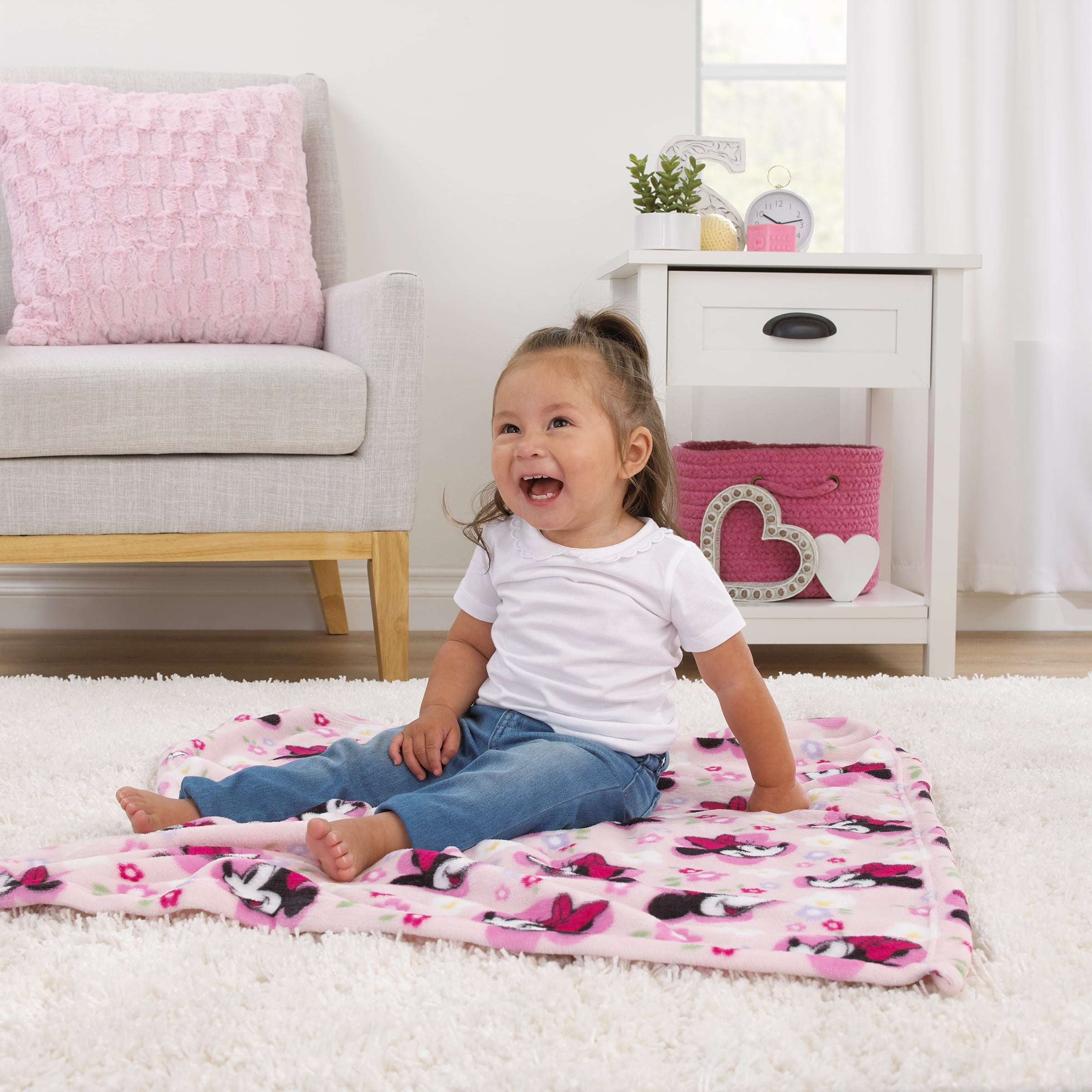 Disney Minnie Mouse Plush Baby Blanket, Pink, Infant Girl