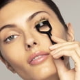 thumbnail image 4 of Peine de pestañas Tweezerman Lashcombo 60 para ojos redondos, color negro, 4 of 4