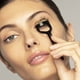 thumbnail image 4 of Peine de pestañas Tweezerman Lashcombo 60 para ojos redondos, color negro, 4 of 4