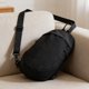 thumbnail image 4 of Bolso bandolera informal de nailon para mujer – Mini bolso ligero para ir al trabajo, viajar y uso diario – Bolso cruzado ajustable, 4 of 5