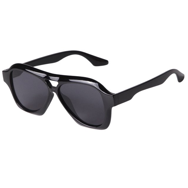 Trendy Sunglasses For Outdoor Activities Versatile 400 Stylish Eyewear With PC Frame And AC Lens Design Risky Business Women