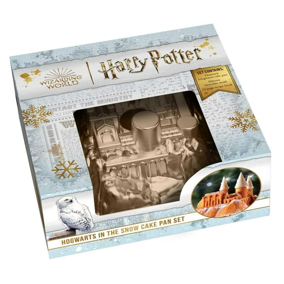 Harry Potter: Hogwarts in the Snow Cake Pan Set, (Paperback)
