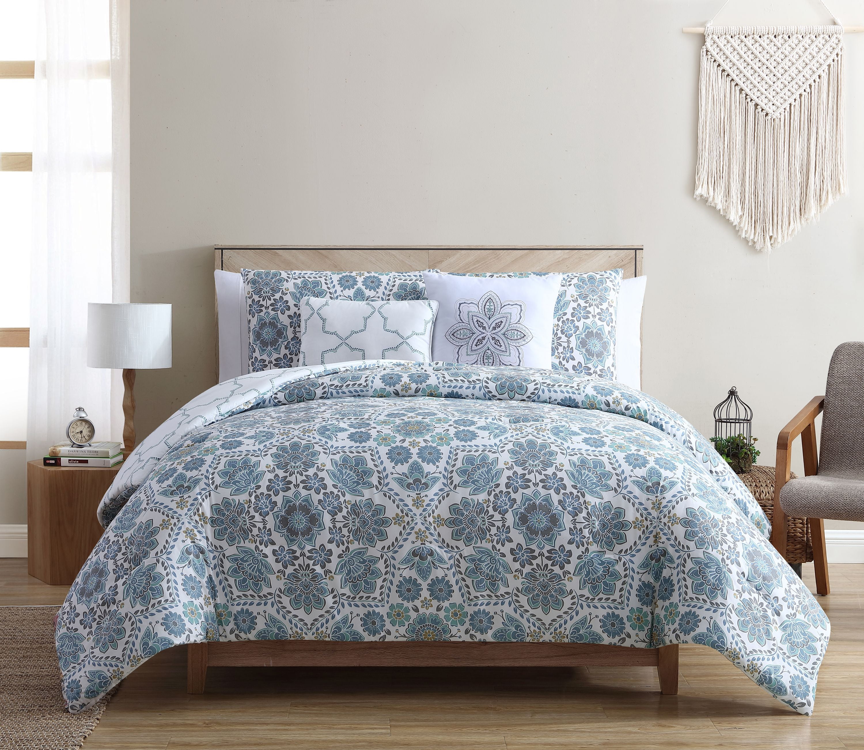 Vcny Home Agnes Reversible Floral Medallion Comforter Set