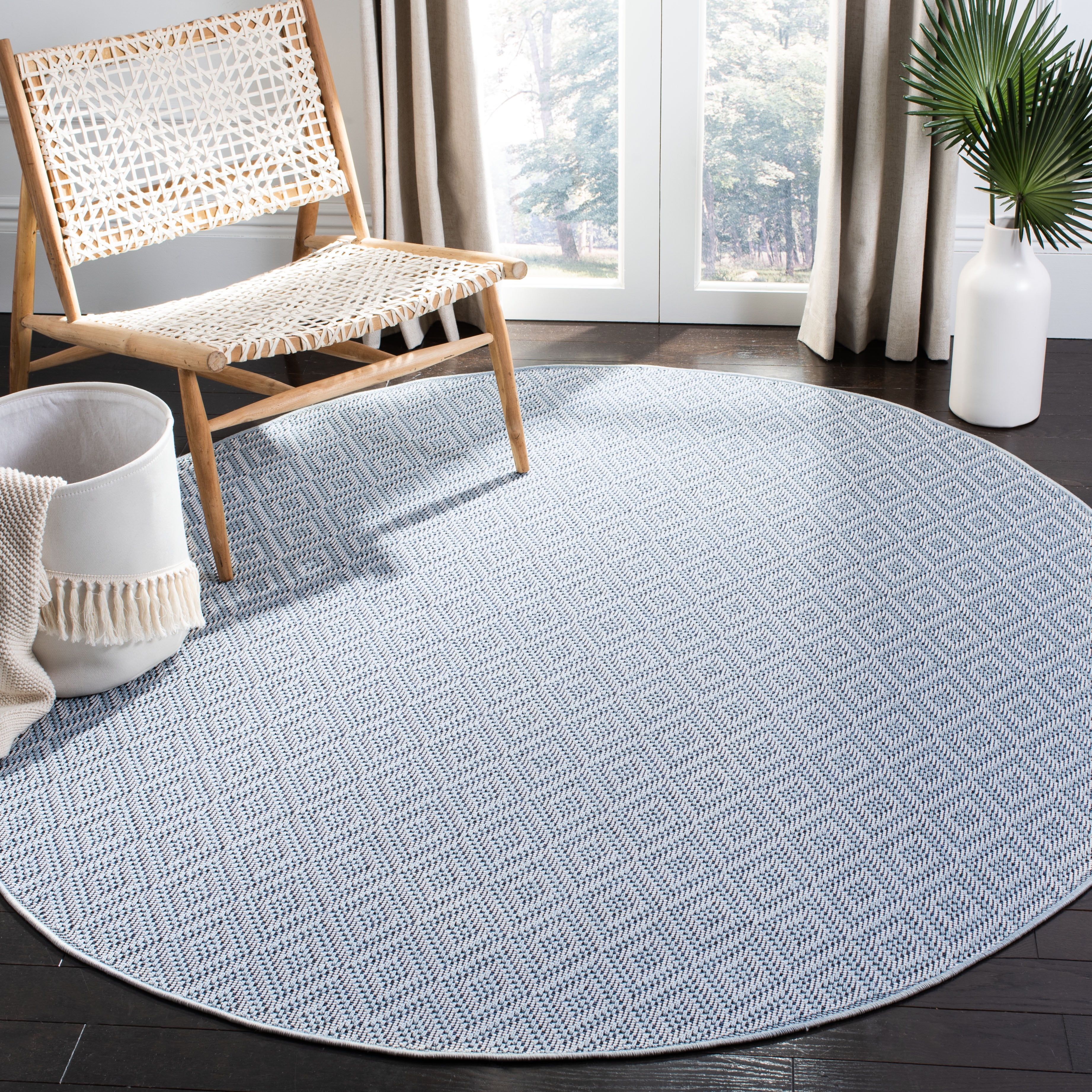 SAFAVIEH Machine Washable Rug Indoor/Outdoor Bermuda Collection - Bermuda Rio Geometric Indoor/Outdoor Area Rug, Light Blue/Cream, 5'3" x 5'3" Round