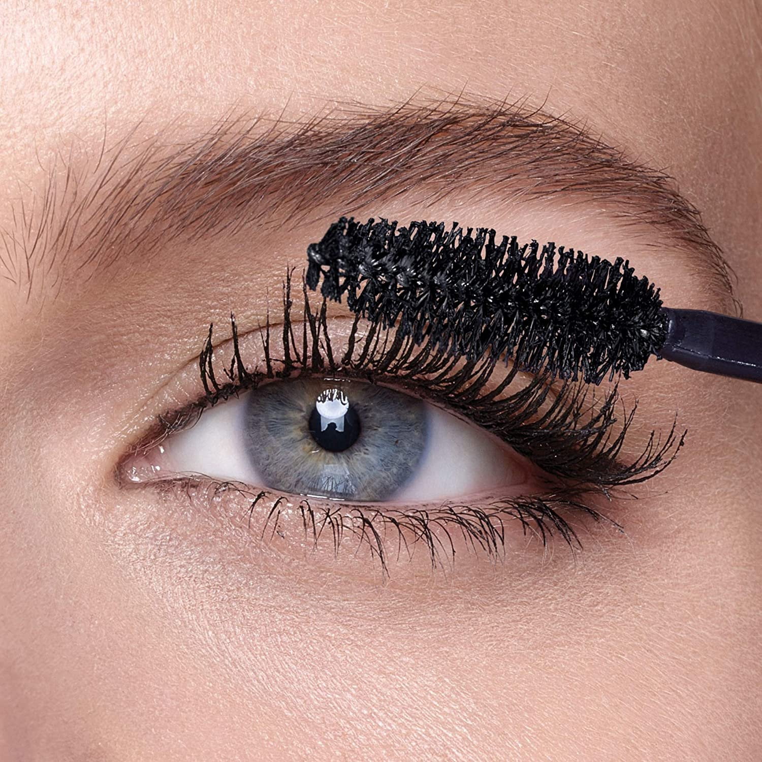 Maybelline New York Volumen Express Mascara – Falsche-Wimpern-Effekt, Drama Black, 10,6 Ml