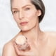 thumbnail image 4 of Crema de Noche Mágica Hidratante para la Piel Charlotte Tilbury 15 ml, 4 of 5