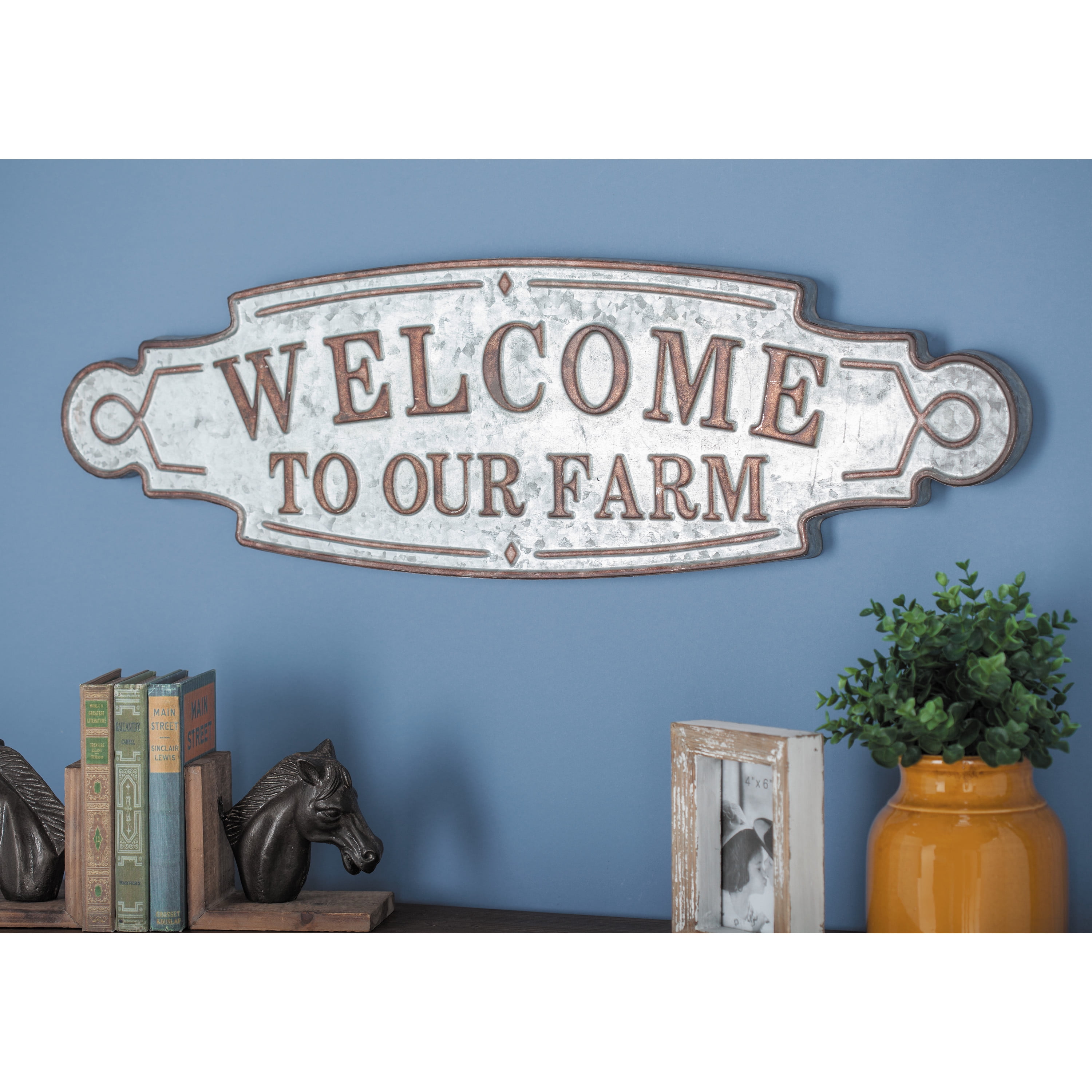 DecMode Indoor Brown Metal Farmhouse Sign Wall Decor