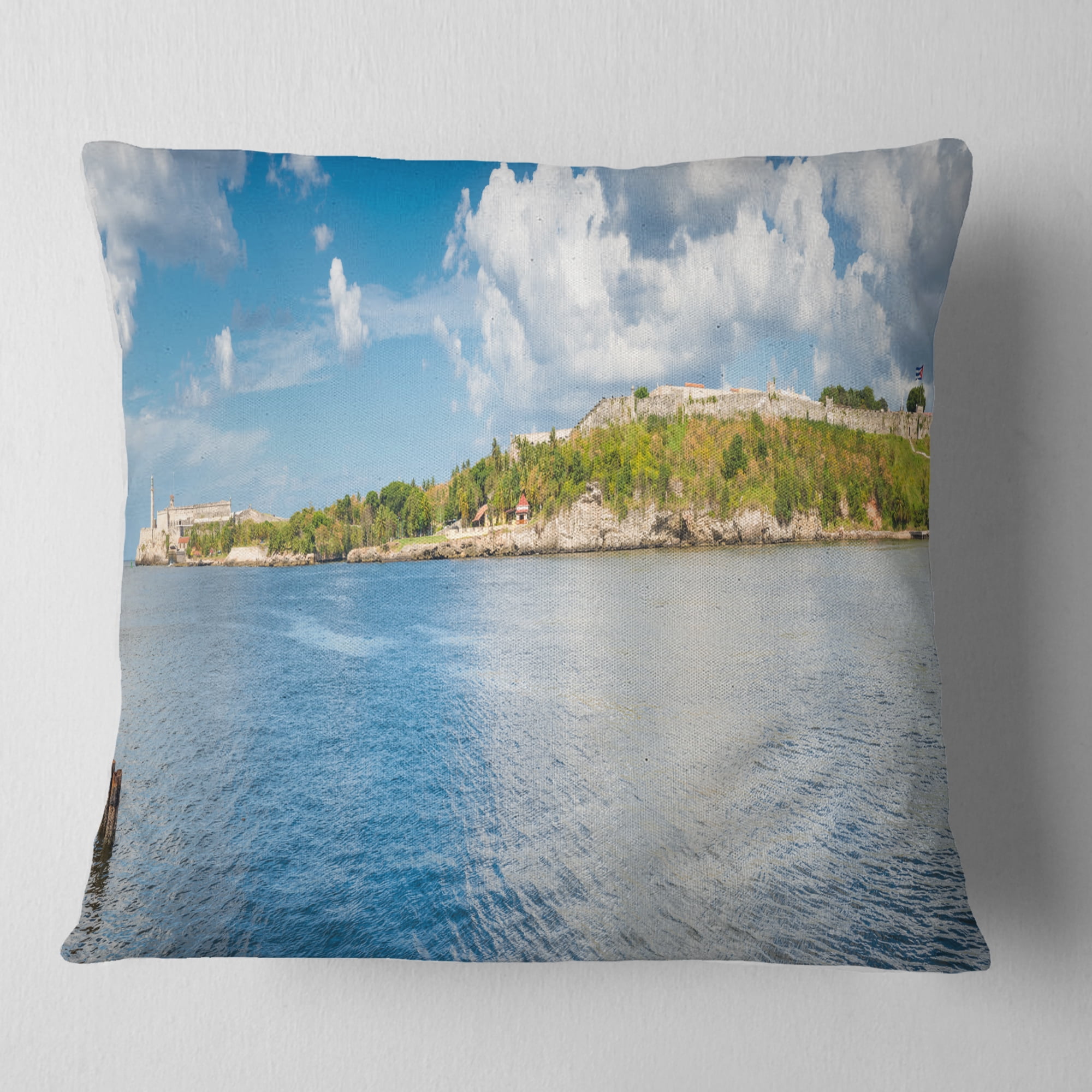 Designart The Bay of Havana Panorama - Seascape Throw Pillow - 18x18