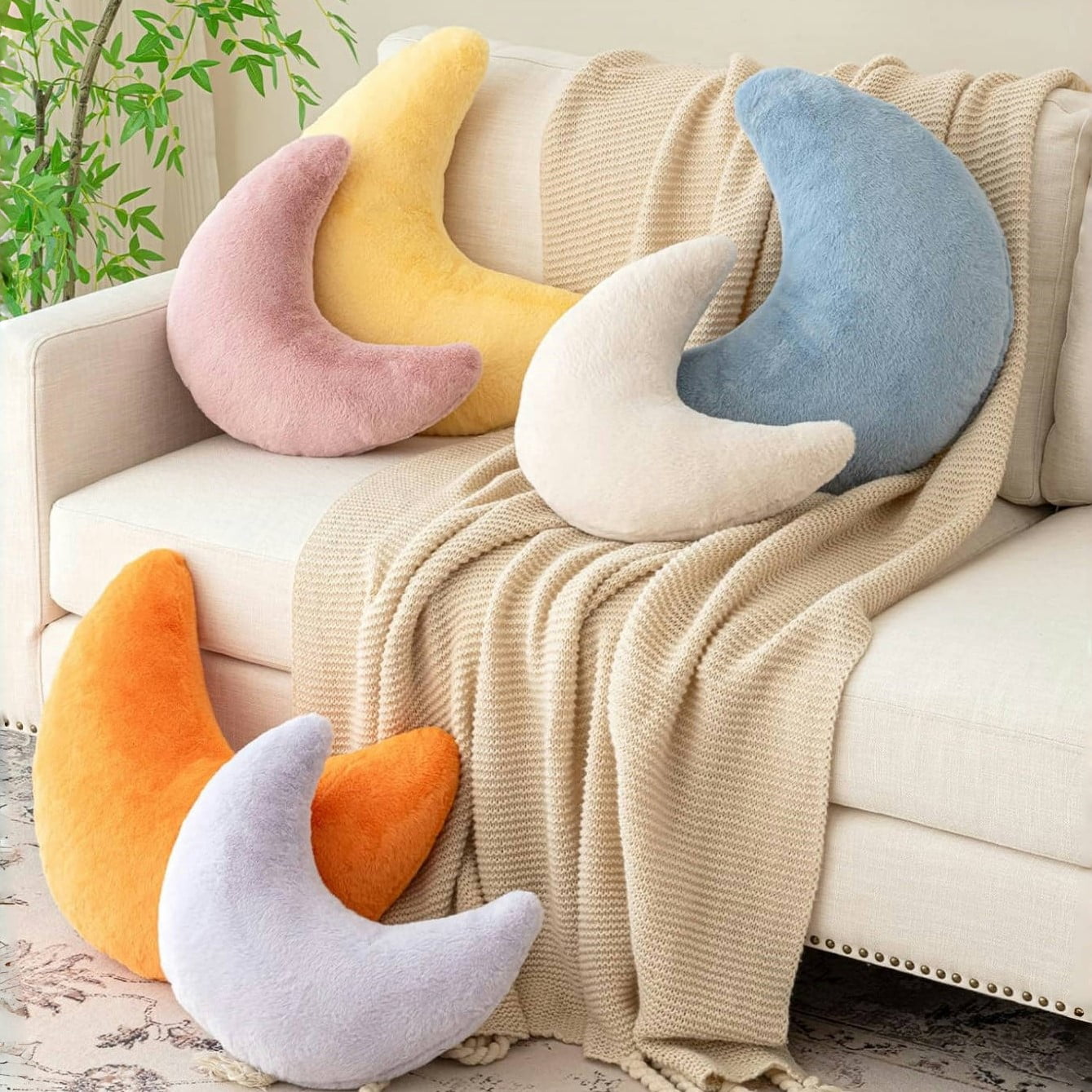 SUSIELADY Plush Moon Pillow, Soft and Cozy Crescent Moon Shaped