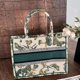 thumbnail image 4 of Bolso de mano de marca de lujo para mujer, de primera calidad, con bordado de mariposas, tejido de punto, de gran capacidad, para mujer, moderno, para compras de mano, 4 of 5