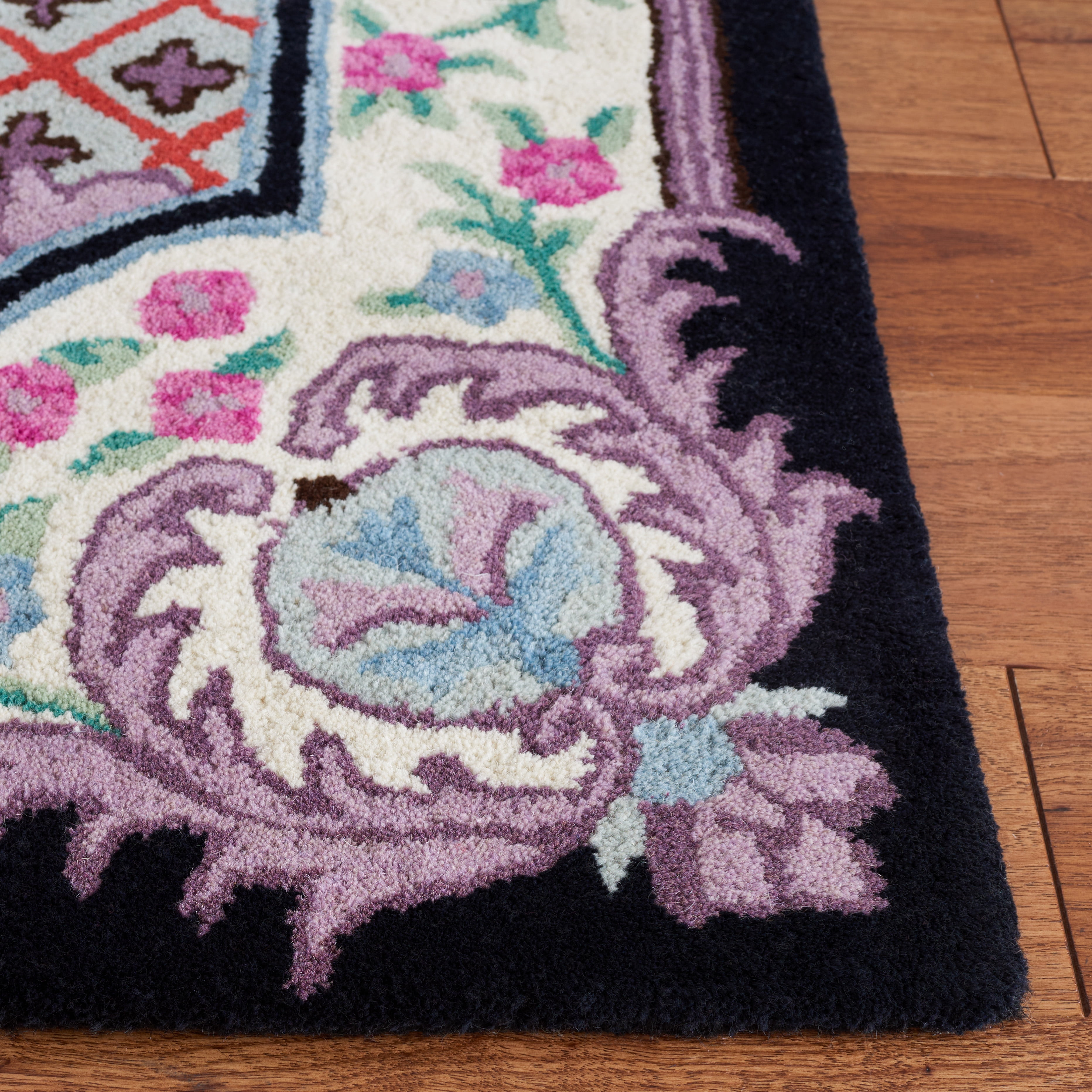 SAFAVIEH Bellagio Chandler Floral Wool Area Rug, Black/Ivory, 5' x 8'