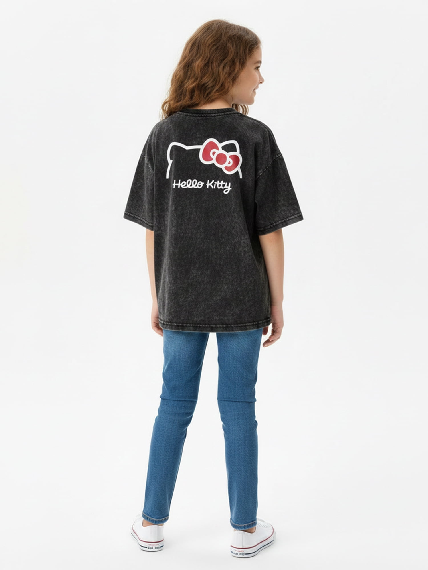 Hello Kitty, Girls' Relaxed Mineral Washed Graphic T-Shirt, Bubbly, Sizes 4-16
