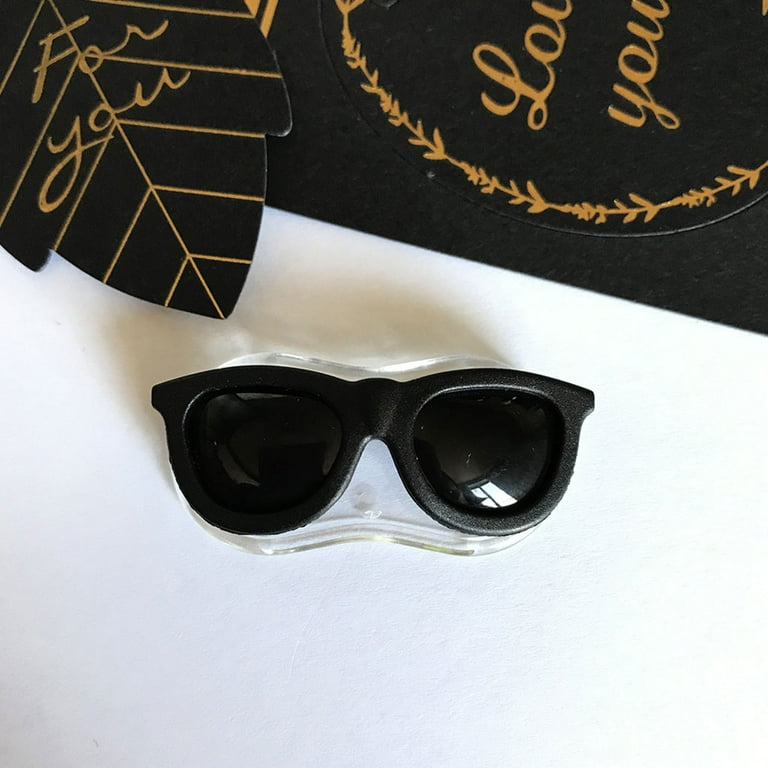 1pc Women's Magnetic Eyeglass Holder, Earphone & Id Card & Badge
