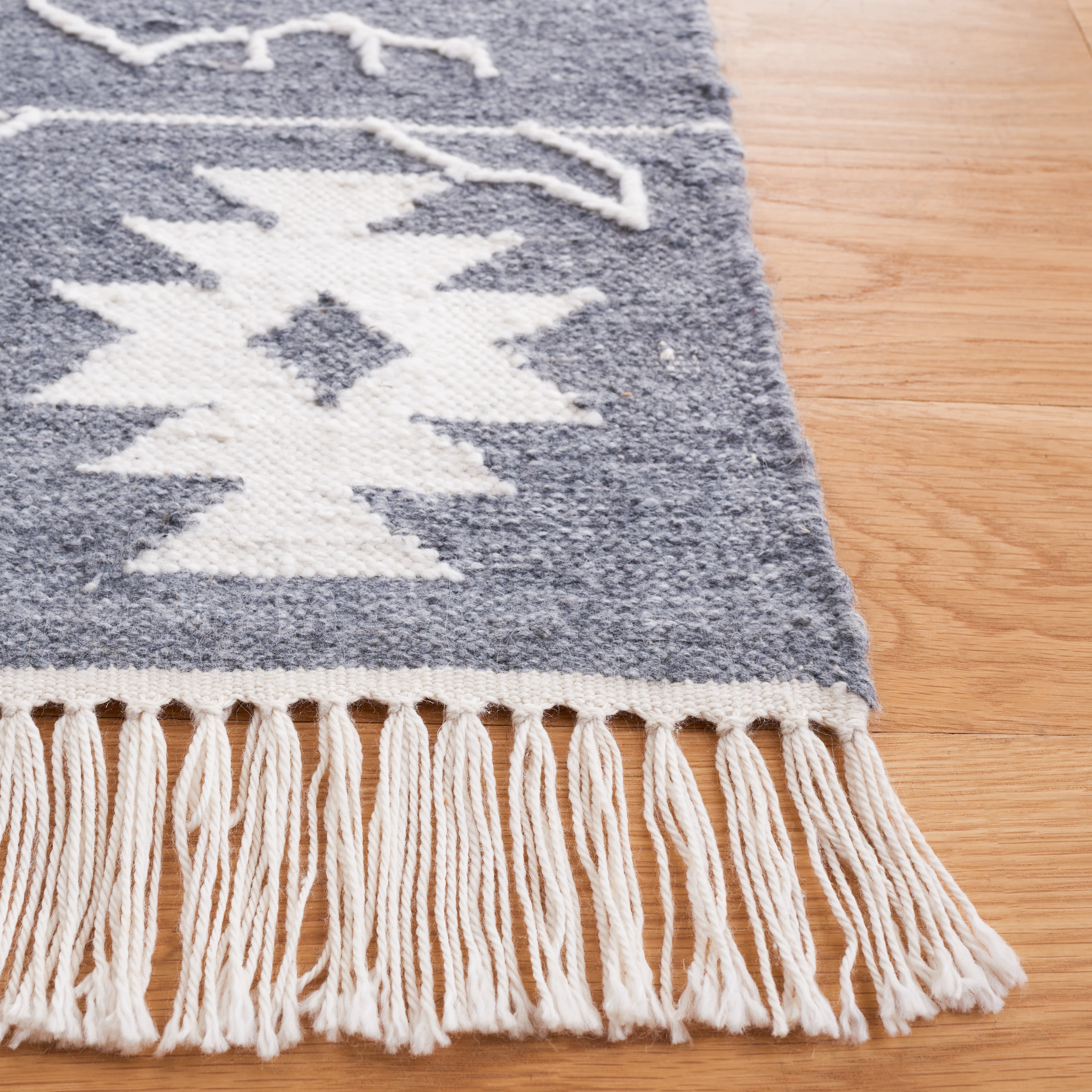 SAFAVIEH Kilim Adair Geometric Area Rug, Dark Grey/Ivory, 7' x 7' Square