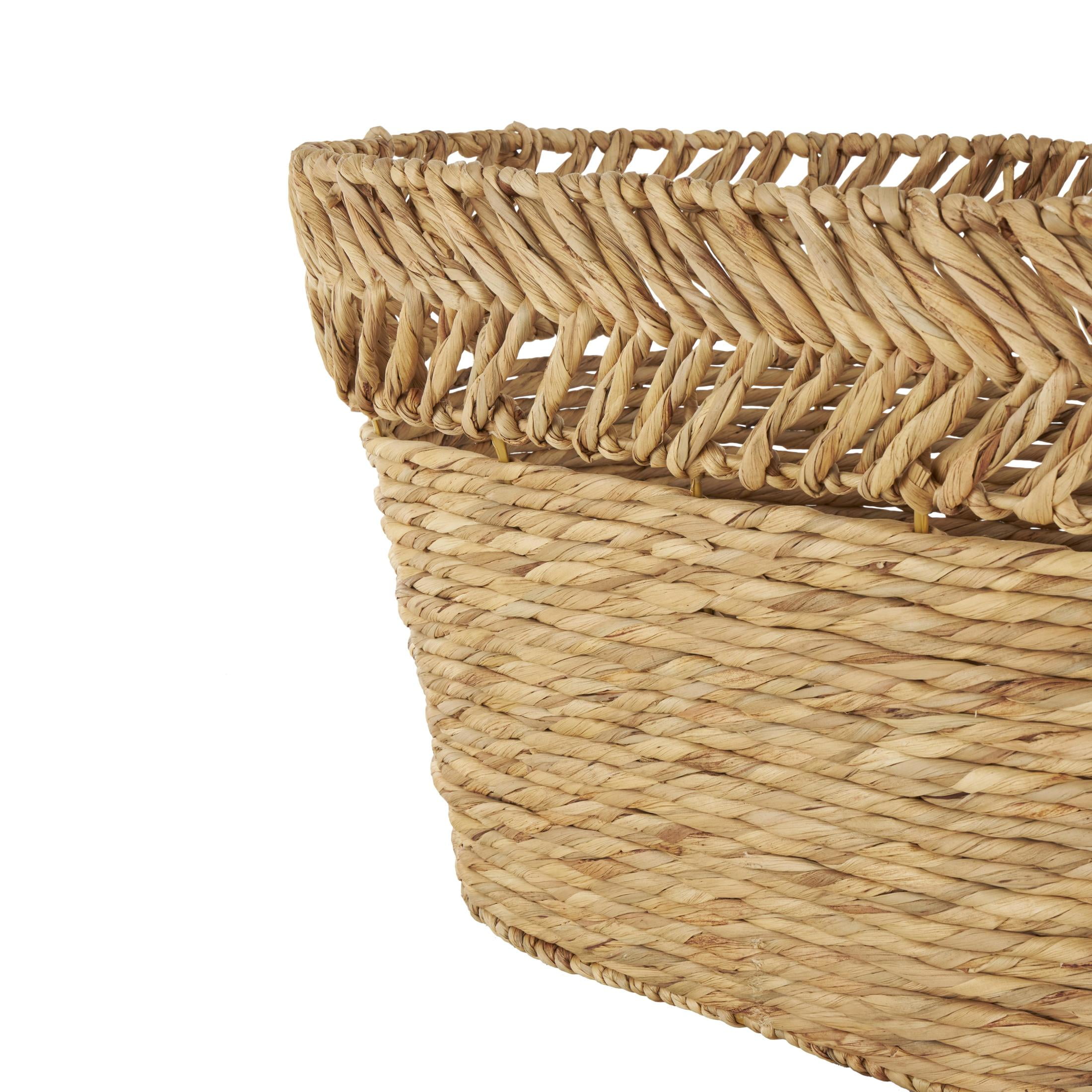 DecMode 30" x 17" Brown Seagrass Handmade Large Woven Oval Storage Basket with Zig Zag Patterned Rim, 1-Piece