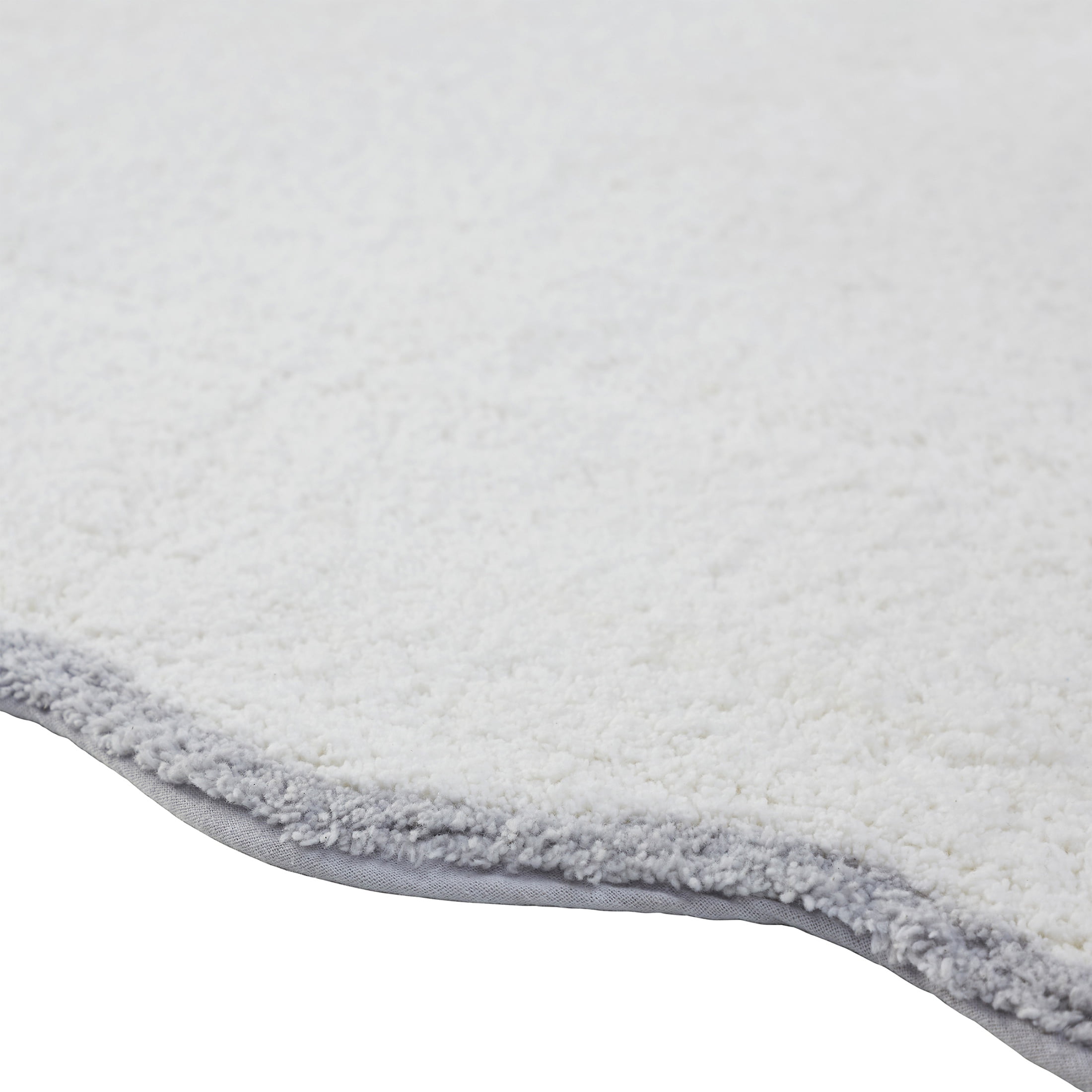 VCNY Home Scallop Light Grey Cotton Bath Rug, 17" x 24"