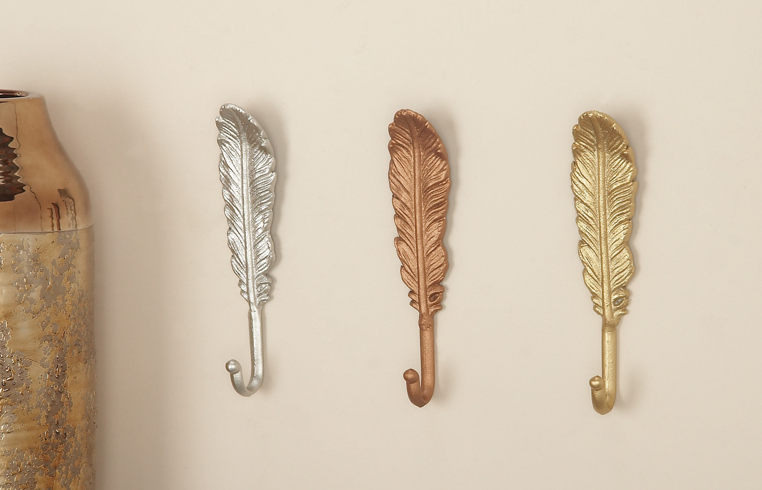 DecMode Metallic Gold, Silver & Bronze Metal Feather Sculpture Wall