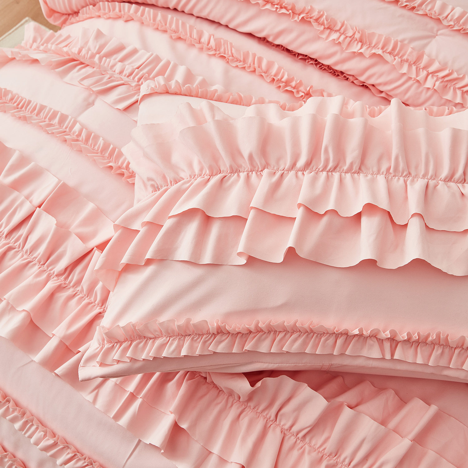 EvJk 7-Piece Peach Comforter Set - Delicate Butterfly Ruched Design , King Size in a Bag