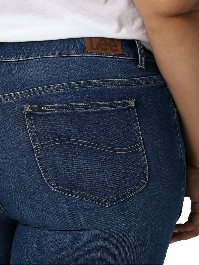 Lee Women's Plus Midrise Regular Fit Straight Leg Jean Stretch