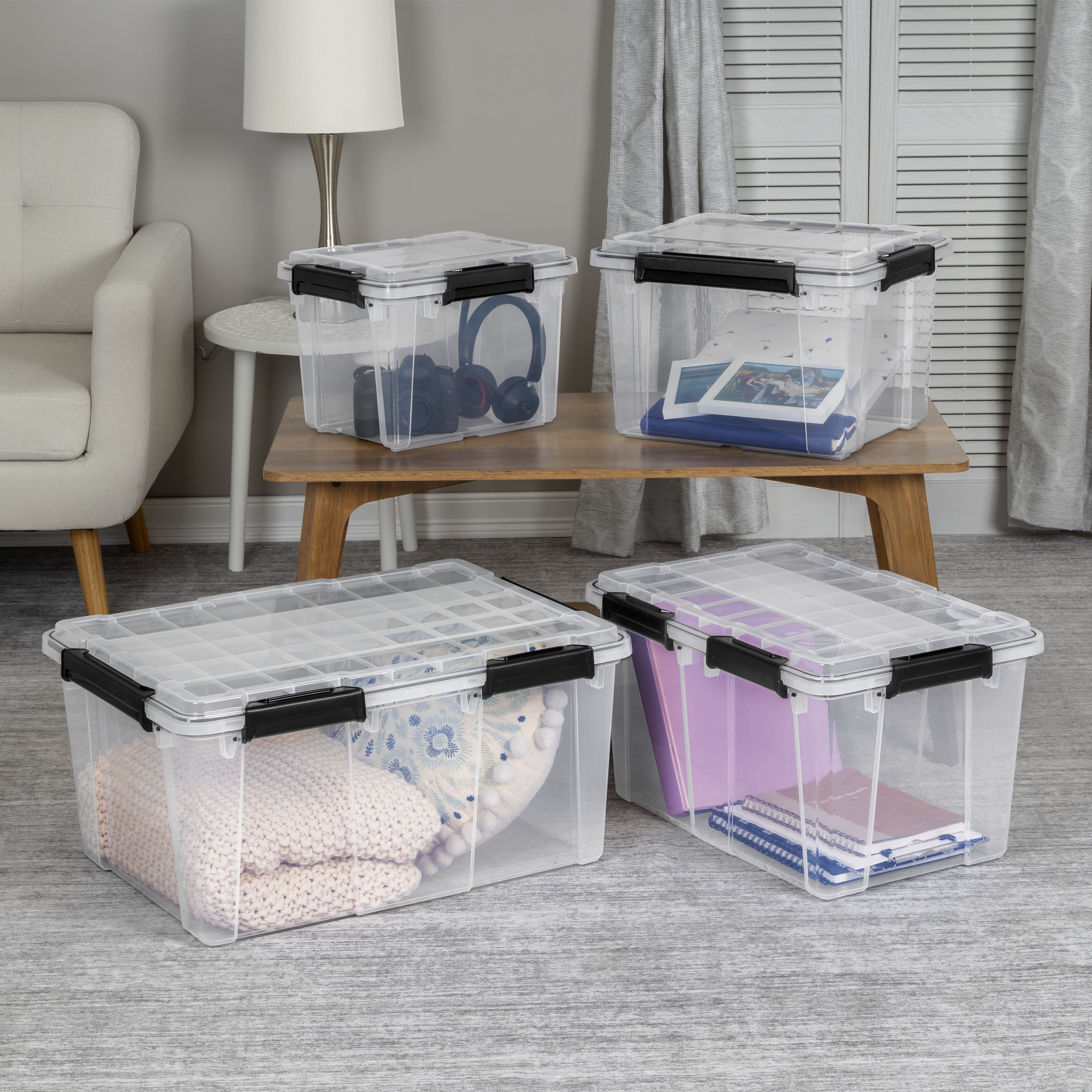 Boîte à joint d’étanchéité  32 L de Sterilite imperméable, bac de rangement en plastique transparent étanche avec couvercle et loquets durables, noir, 4 Pk