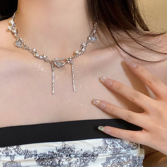 New Niche Necklace Creative Personalized Light Luxury Advanced Split Love Micro Zircon Sweet Necklace