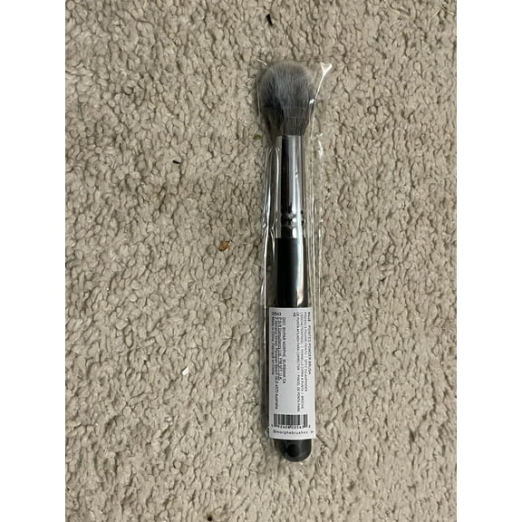 Morphe M448 Pointed Powder Brush