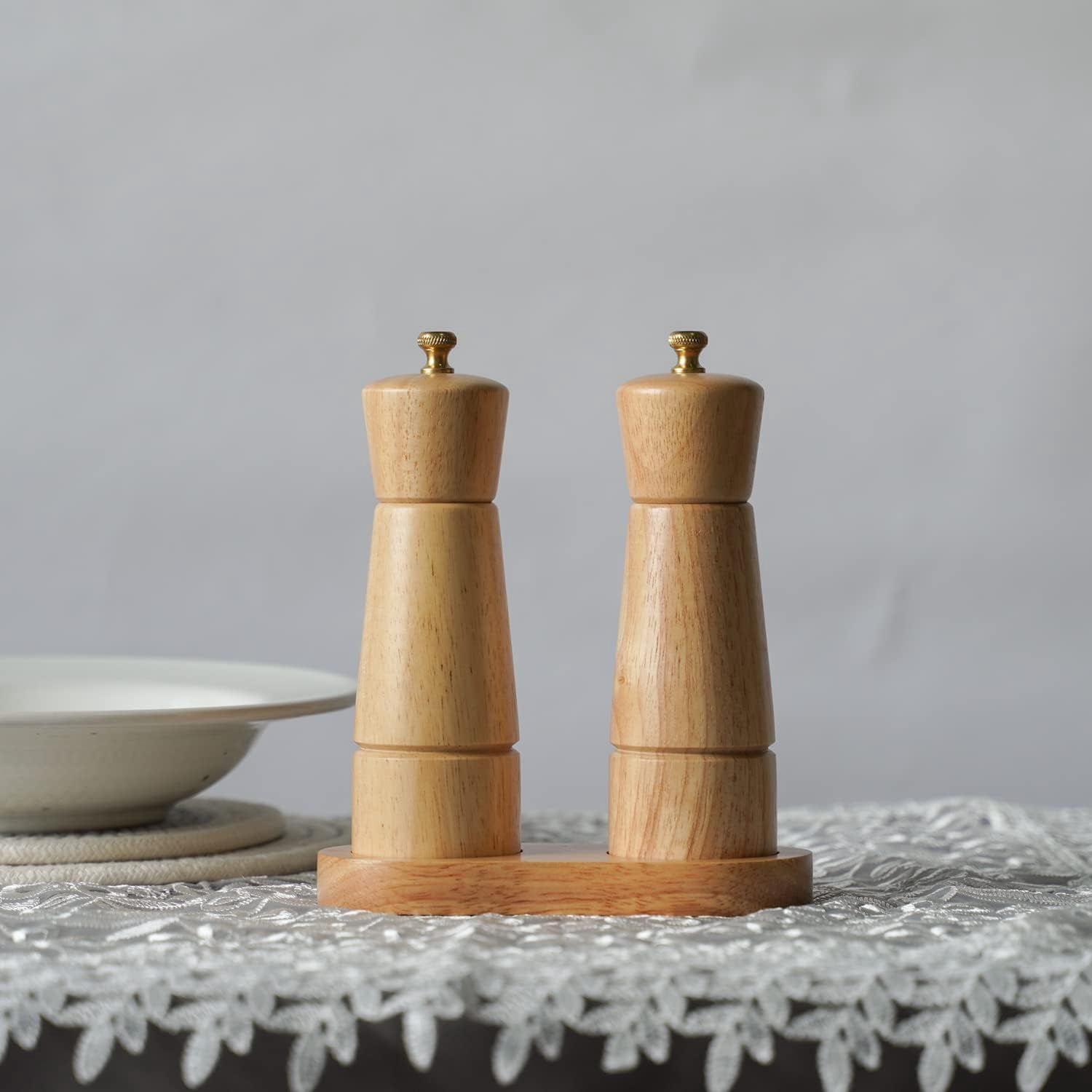 DeroTeno Salt and Pepper Mill Set with Tray, Adjustable Ceramic Grinder Salt Mill, Stainless Steel Grinder Pepper Mill, Rubber Wood, 16.5 cm/ 6 inch Height, Bottom Dia 5 cm