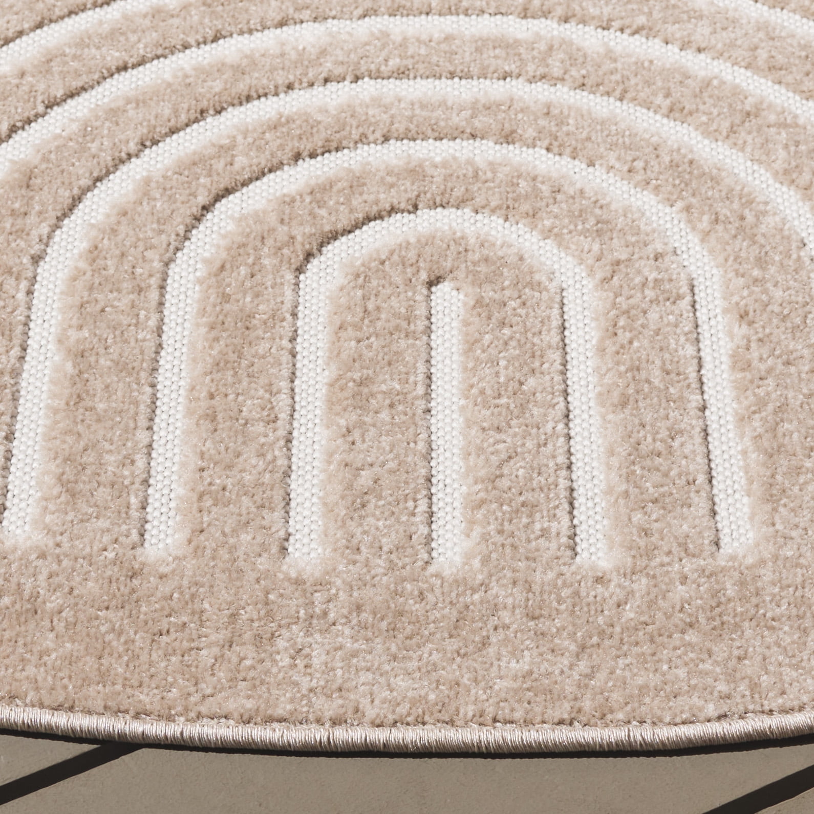 SAFAVIEH Stella Cameron Geometric Indoor/Outdoor Area Rug, Beige/Ivory, 6'7" x 6'7" Round