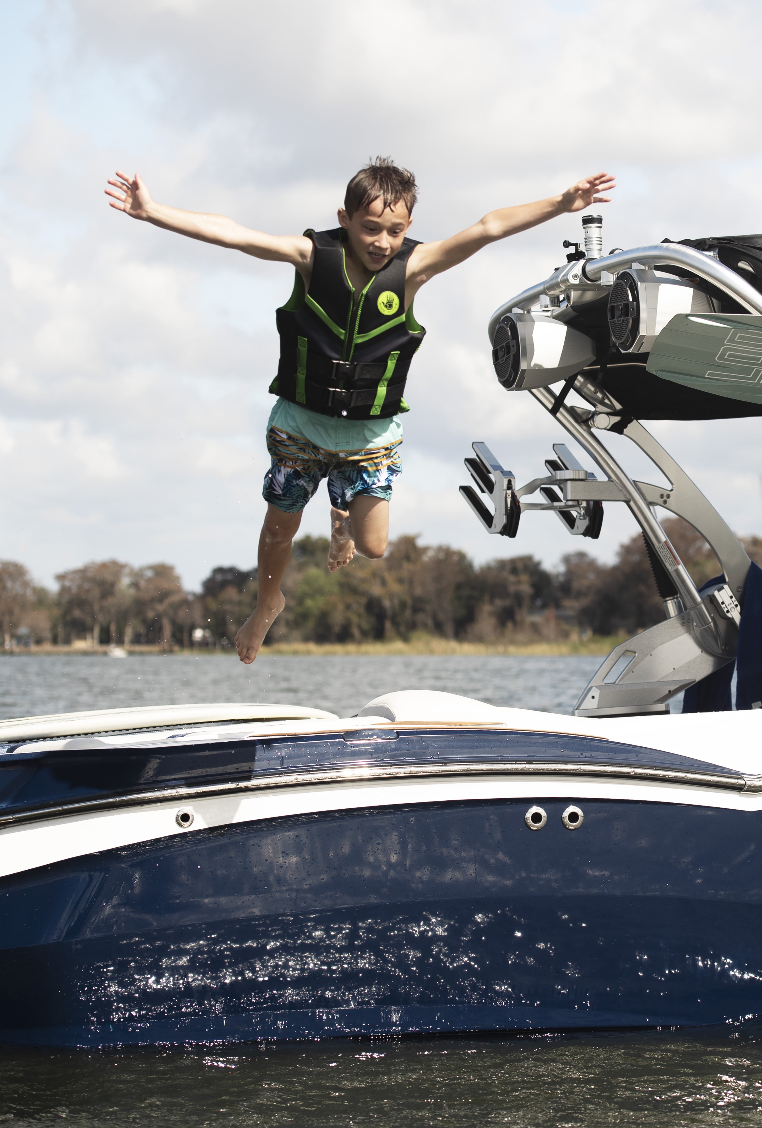 Body Glove Youth Boy Evoprene PFD, Life Jacket, (Teen, Male, 55-88 lbs., Black/Green)