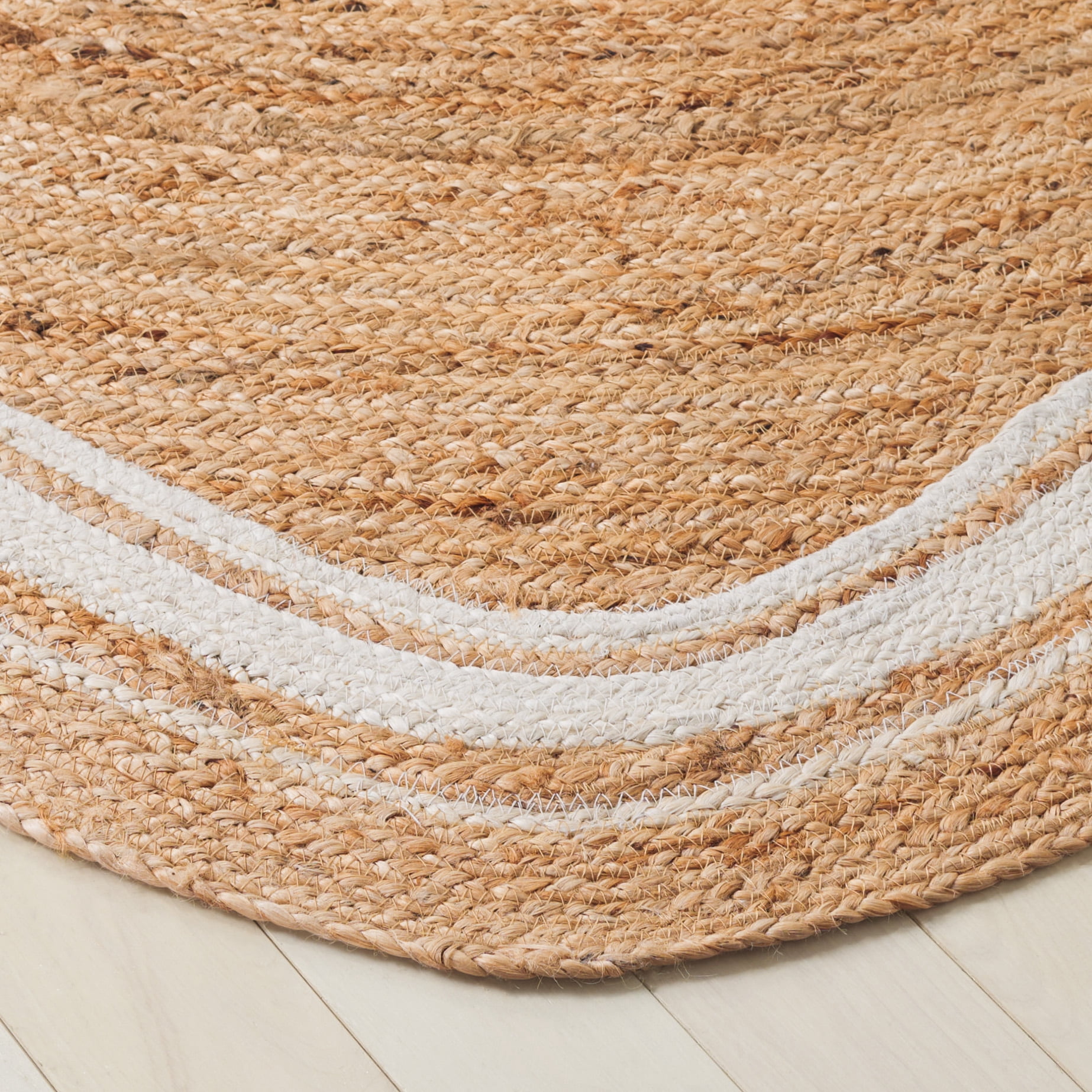 SAFAVIEH Natural Fiber Lidija Solid Area Rug, Natural/Bleach, 5' x 5' Scalloped