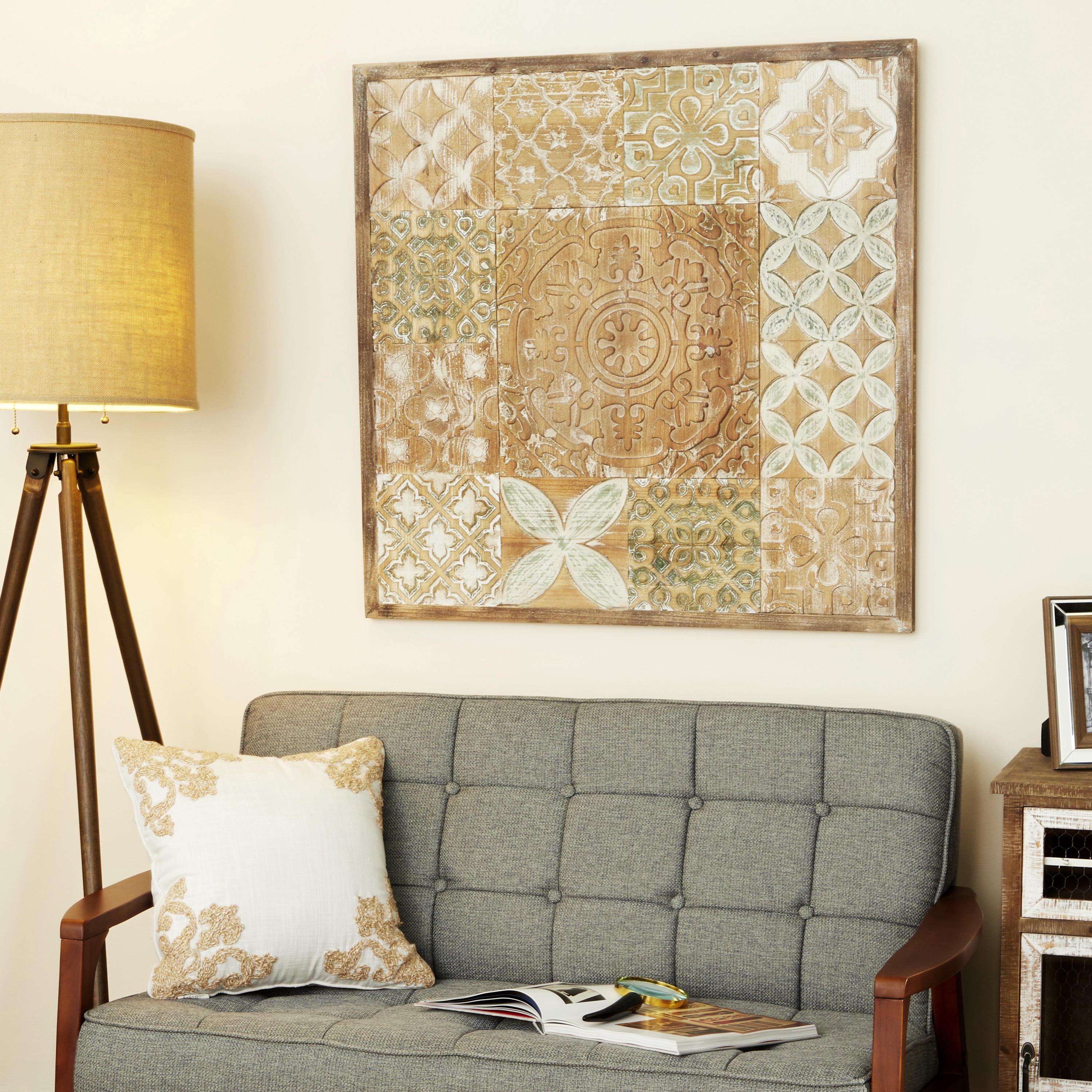Decmode 43720 Carved Pattern Wood Wall Decor