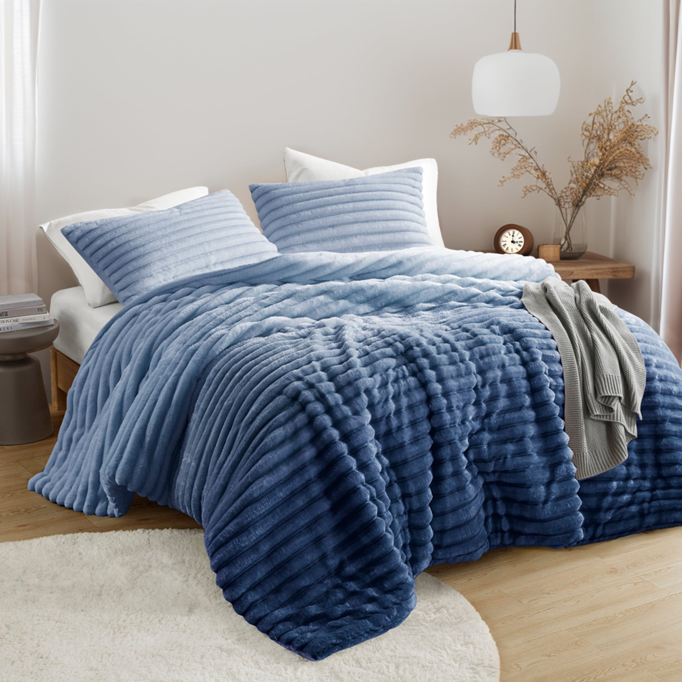 Regency Heights Twin/Twin XL Fluffy Ribbed Plush Comforter Set 2-Piece Bedding Set Blue Ombre