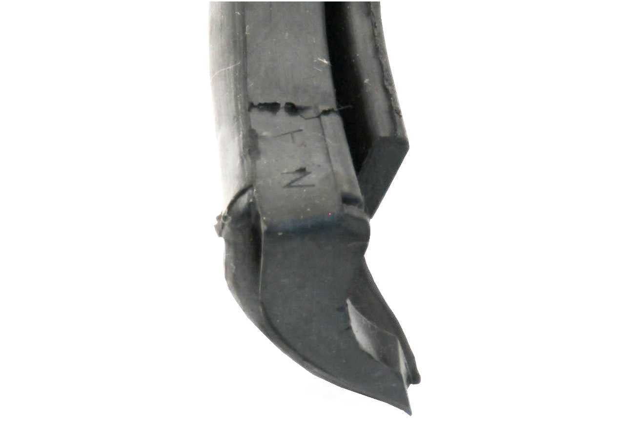 URO Parts 4697827 Convertible Top Seal